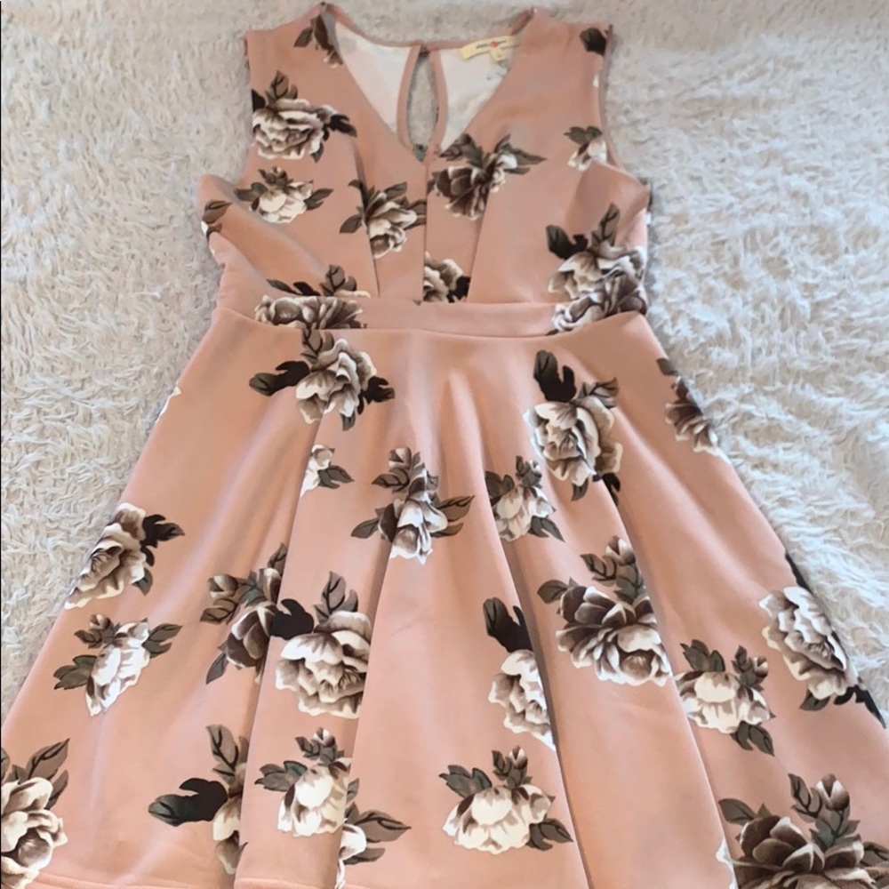 Floral light pink dress